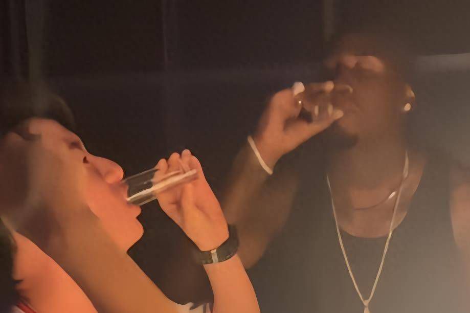 忏悔惊喜是女儿的朋友